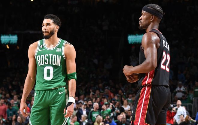 湖人挑战成功！裁判改判伊森进攻犯规.