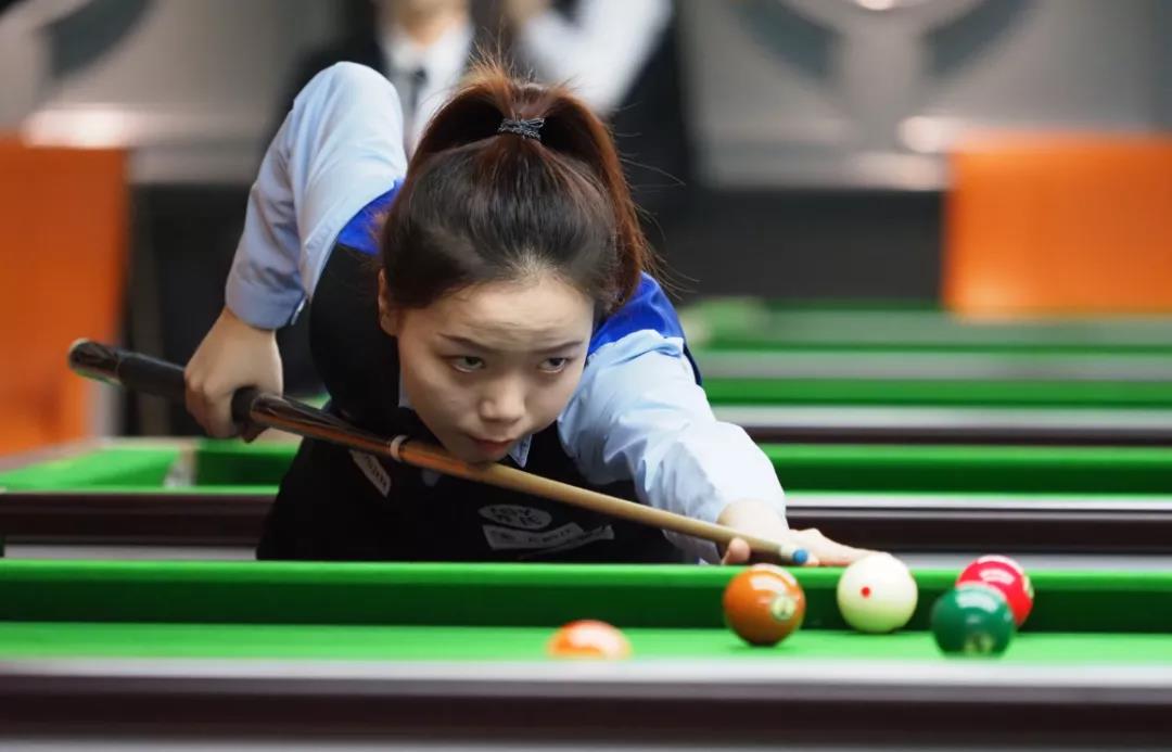 她的复出不 她的复出不