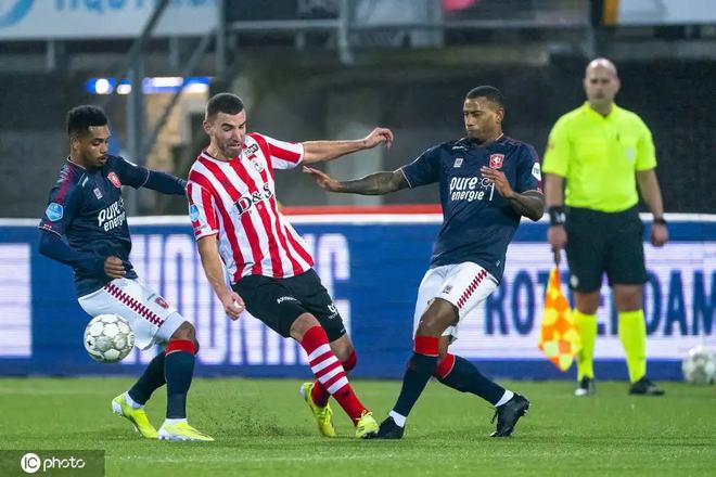 更是自我认 更是自我认