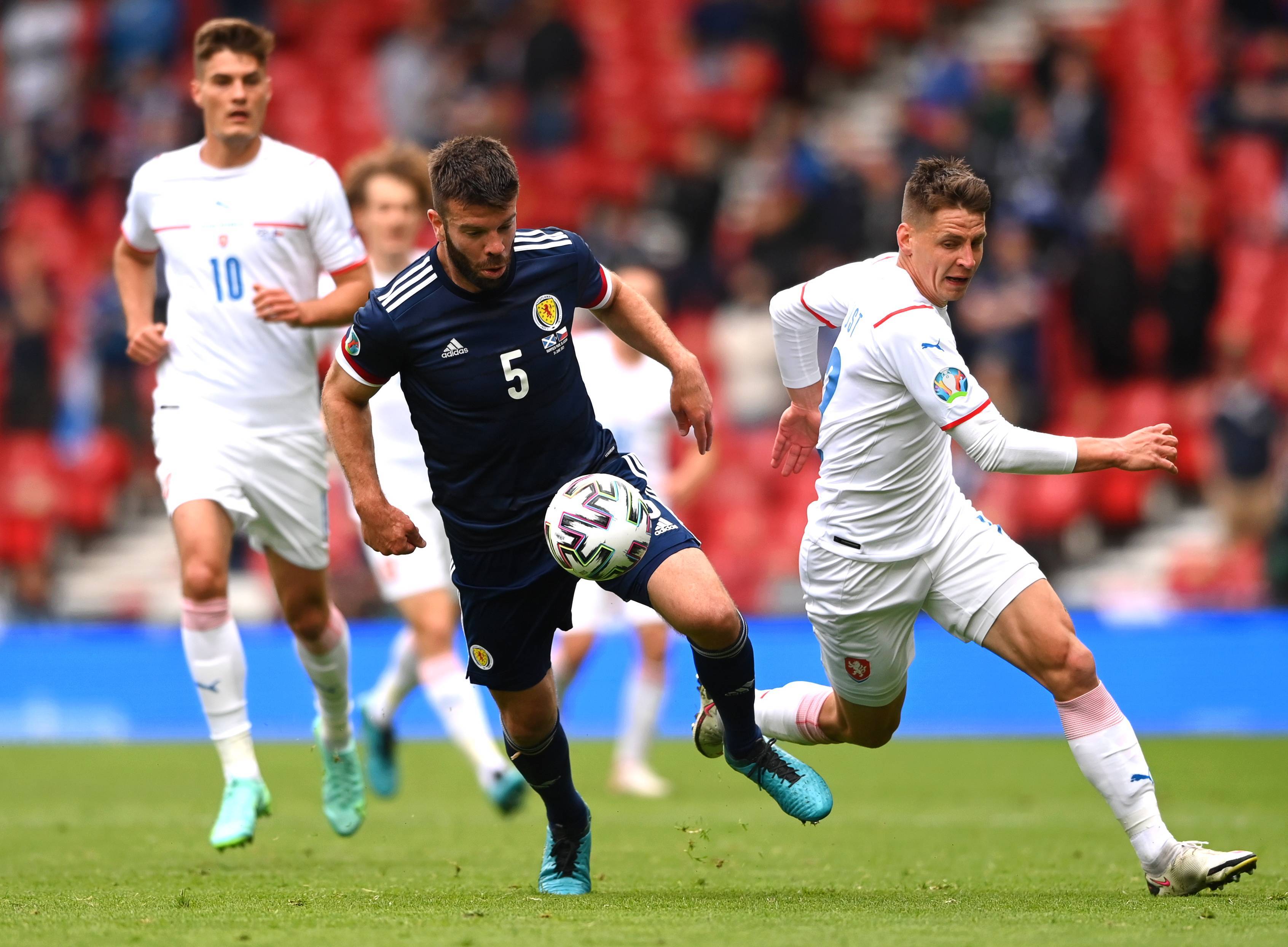 不仅是对他 不仅是对他