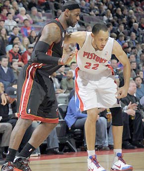 曼联正在寻 曼联正在寻